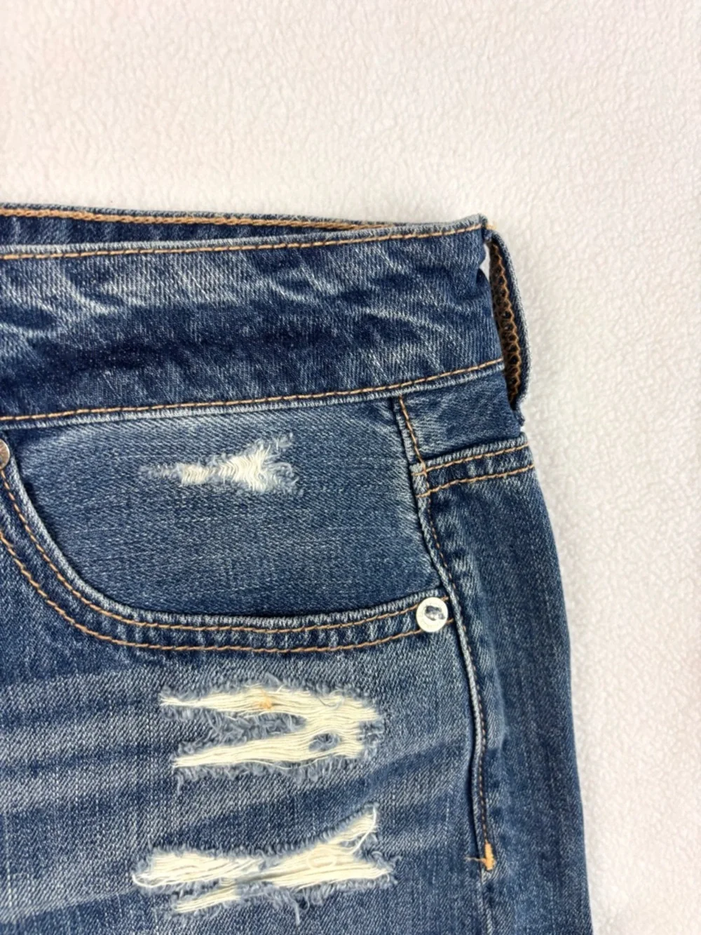 American Eagle Tomgirl Shortie Distress Rip Fray Raw Hem “Cheeky” Jean Short (8)
